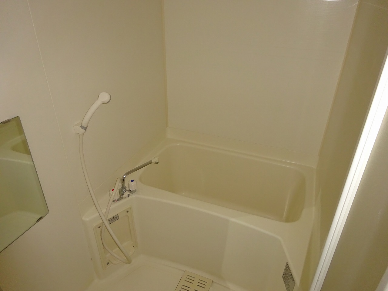 バス・シャワールーム　浴室乾燥機能付き♪