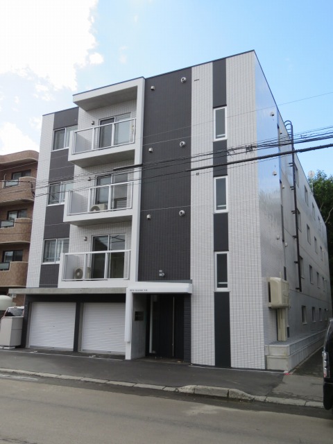 札幌市北区北十九条西のマンションの建物外観