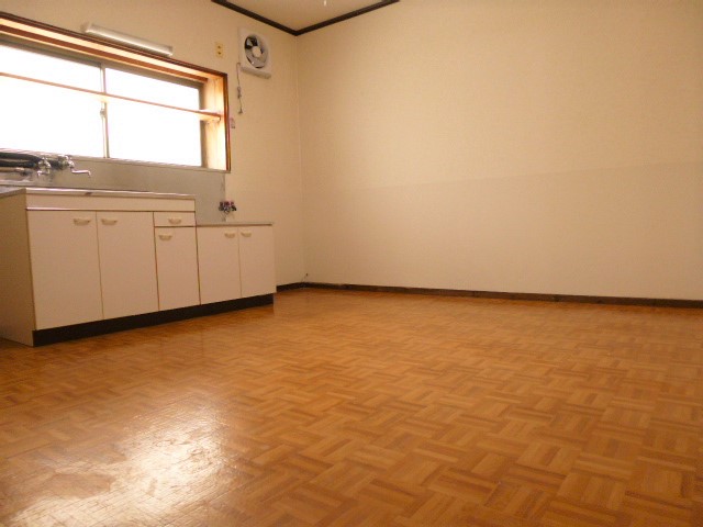 キッチン　ダイニングキッチン