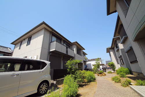 岸和田市極楽寺町のアパートの建物外観