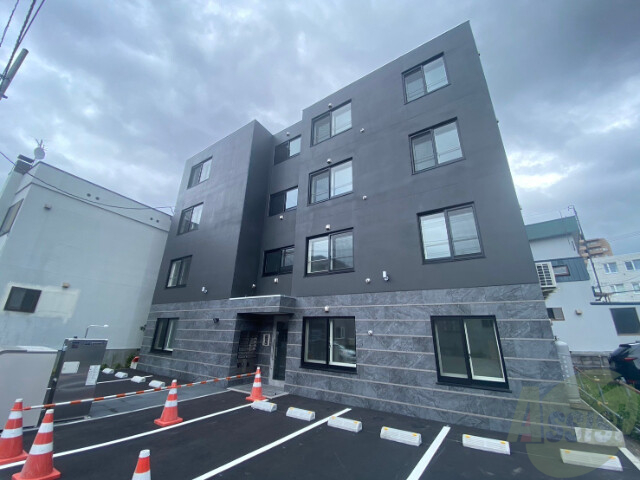 札幌市豊平区美園九条のマンションの建物外観
