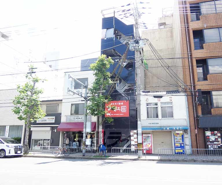 京都市中京区壬生仙念町のマンションの建物外観