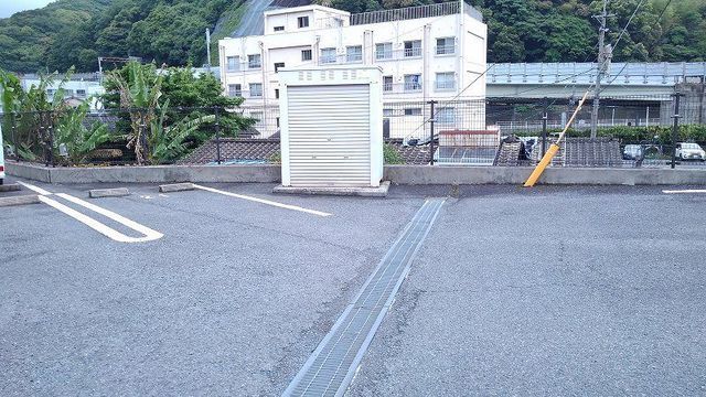 【カルフール　黒川　Ｂの駐車場】