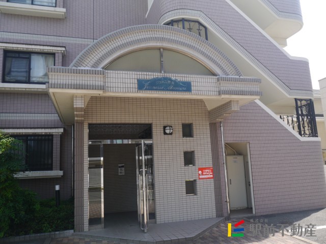 【福岡市早良区室見のマンションのエントランス】