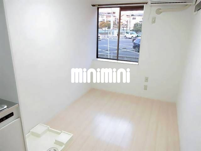 居室・リビング　同物件別部屋の参考写真です。