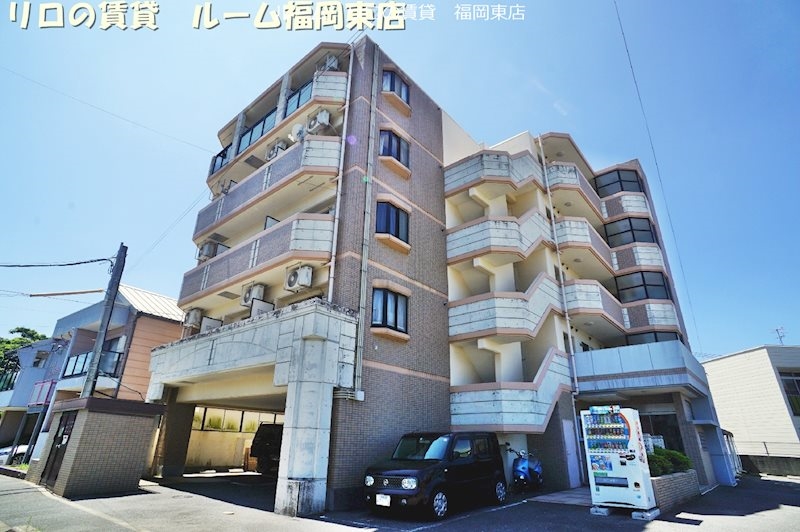 糟屋郡粕屋町長者原東のマンションの建物外観