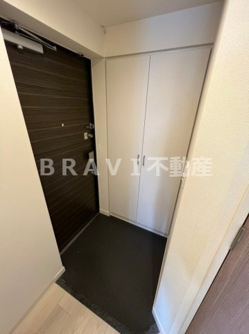 玄関　【プレサンス堺筋本町駅前】シンプルで使いやすい玄関です