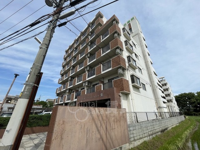 【吹田市南正雀のマンションの建物外観】