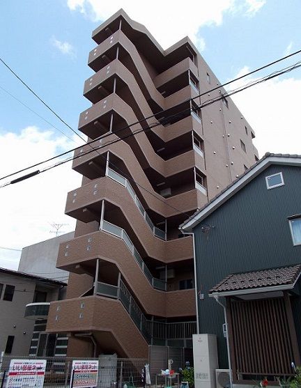 【グランシャリオンの建物外観】