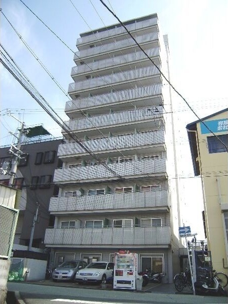 【尼崎市名神町のマンションの建物外観】