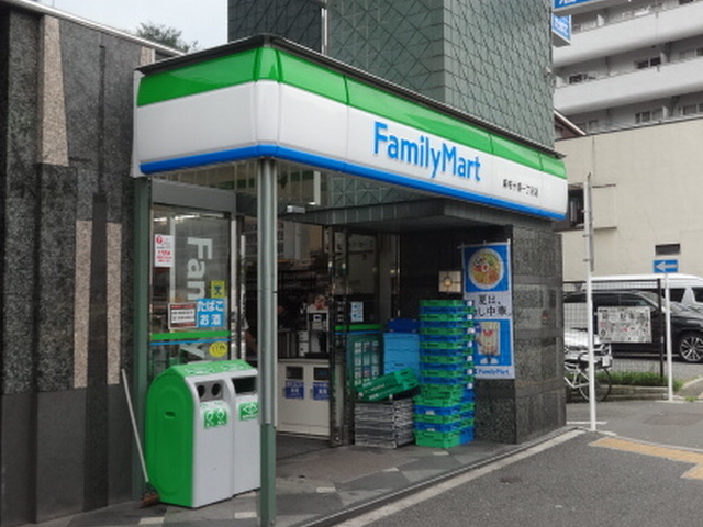 コンビニ　ファミリーマート麻布十番一丁目店（コンビニ）まで211m
