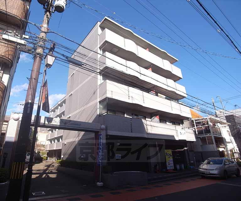 京都市右京区太秦桂木町のマンションの建物外観