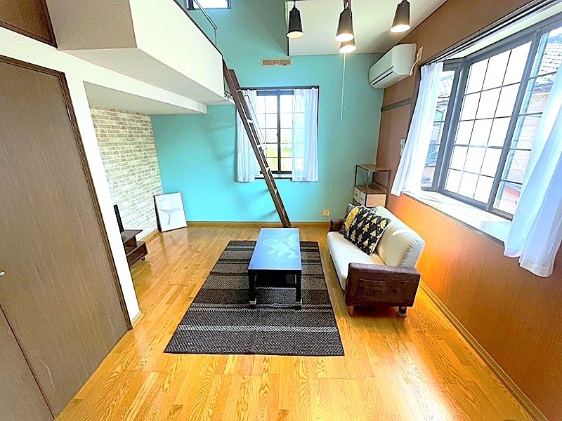 居室・リビング　2面採光のため日当たり良好です◎