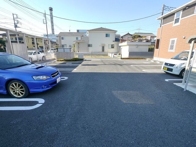 【アンビエンスの駐車場】