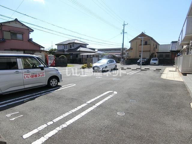 【津市河芸町中別保のアパートの駐車場】