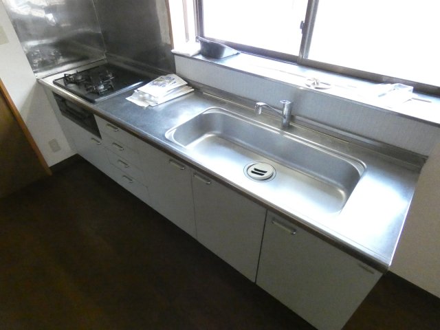 キッチン　3口ガスシステムキッチン