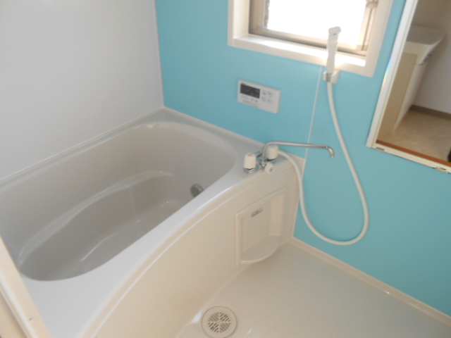 バス・シャワールーム　追い炊き♪窓付き☆彡
