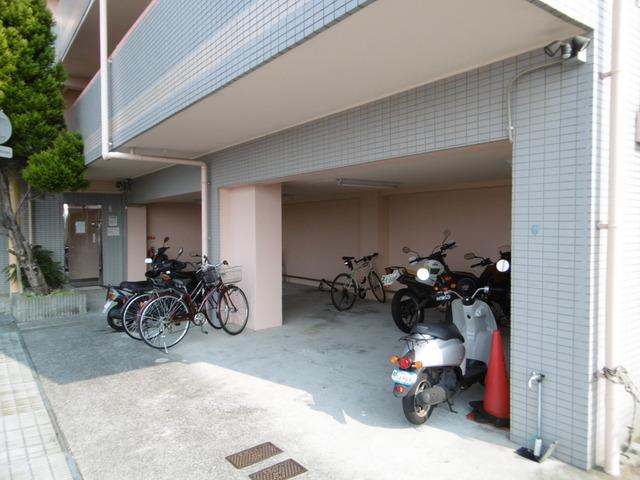 駐車場　バイクもＯＫ