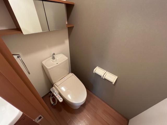 トイレ　冬も暖かい温水暖房便座