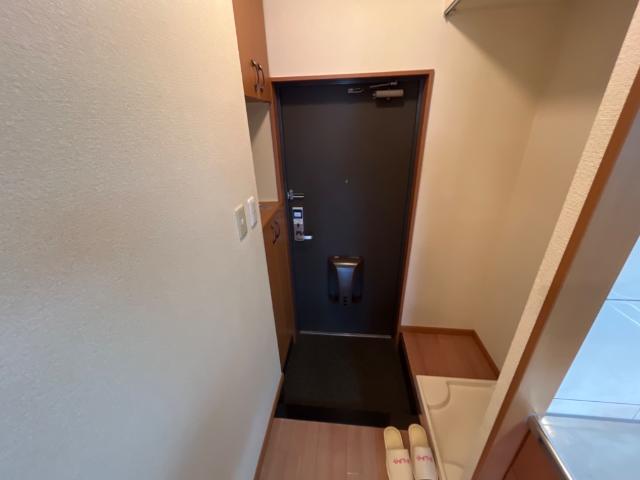 玄関　右手側にもちょっとしたスペースがあります