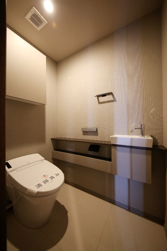 トイレ　トイレ（温水洗浄便座・手洗いボウル付）※同タイプ参考写真