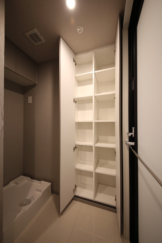 その他設備　室内洗濯機置場・収納※同タイプ参考写真