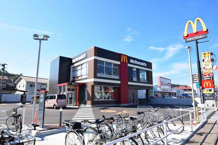 飲食店　マクドナルド　３号線下伊敷店（飲食店）まで858m
