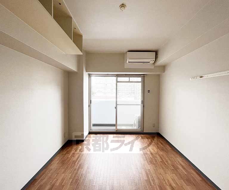 居室・リビング　ひろびろとした居室です。ゆったりくつろげますね。