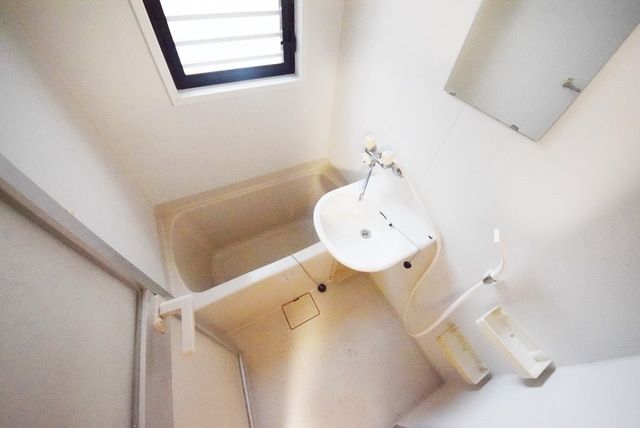 バス・シャワールーム　お問い合わせはタウンハウジングまで