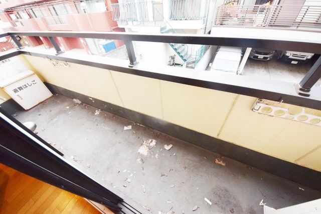 バルコニー　お問い合わせはタウンハウジングまで