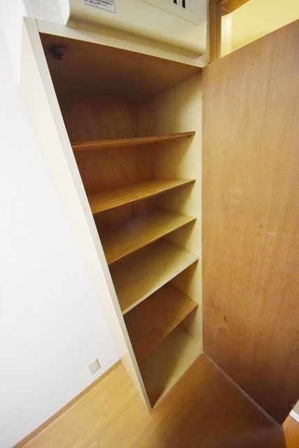 玄関　お問い合わせはタウンハウジングまで