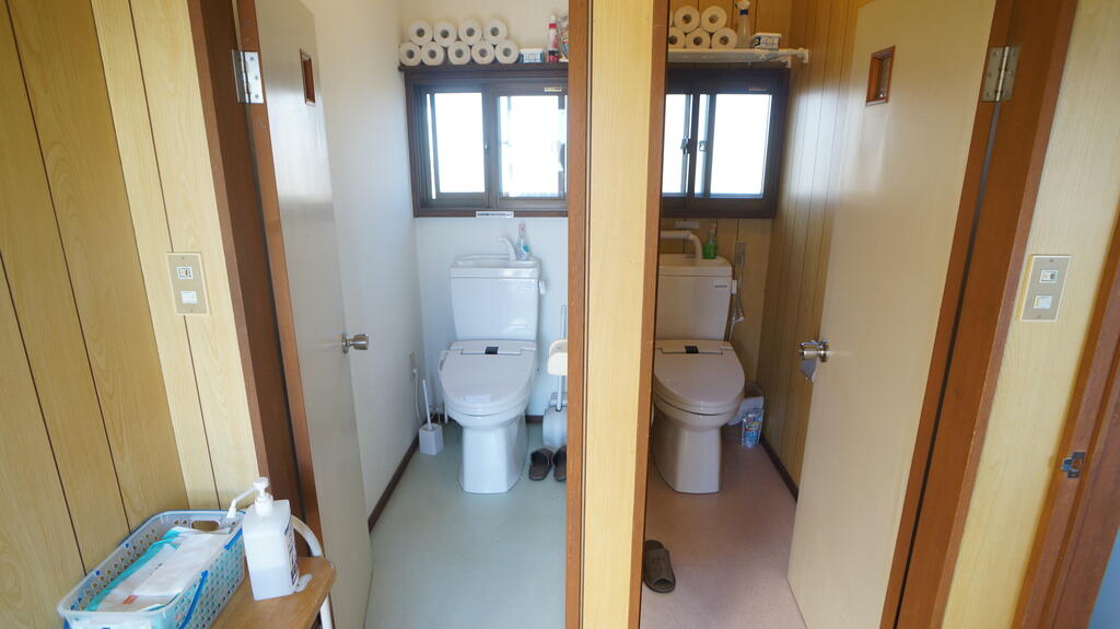 トイレ　共用設備の2箇所温水洗浄便座付き