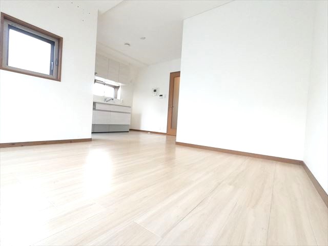 居室・リビング　リビングとダイニングの使い訳が出来る12帖のLDK