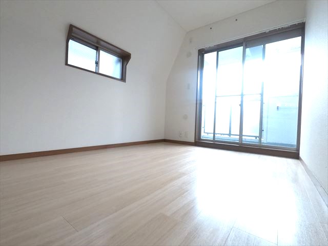 その他部屋・スペース　独立した6帖の洋室で寝室にピッタリ