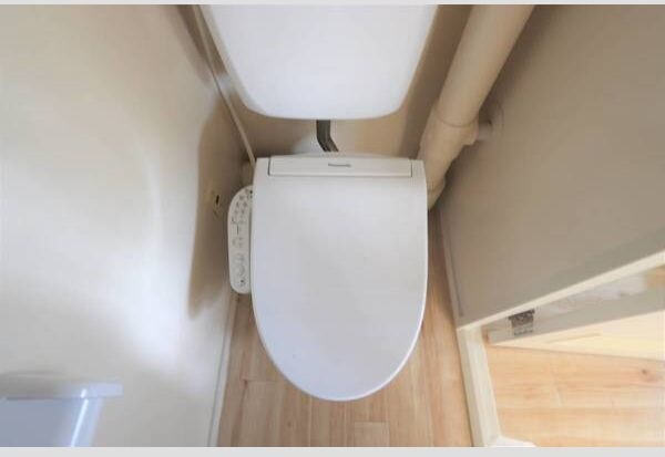 トイレ　弊社ではウォシュレットの取付もお手頃価格で承っております♪