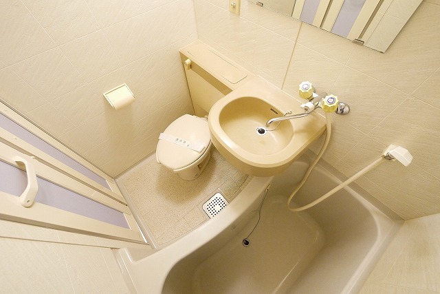 その他設備　お掃除しやすいユニットバスタイプ。