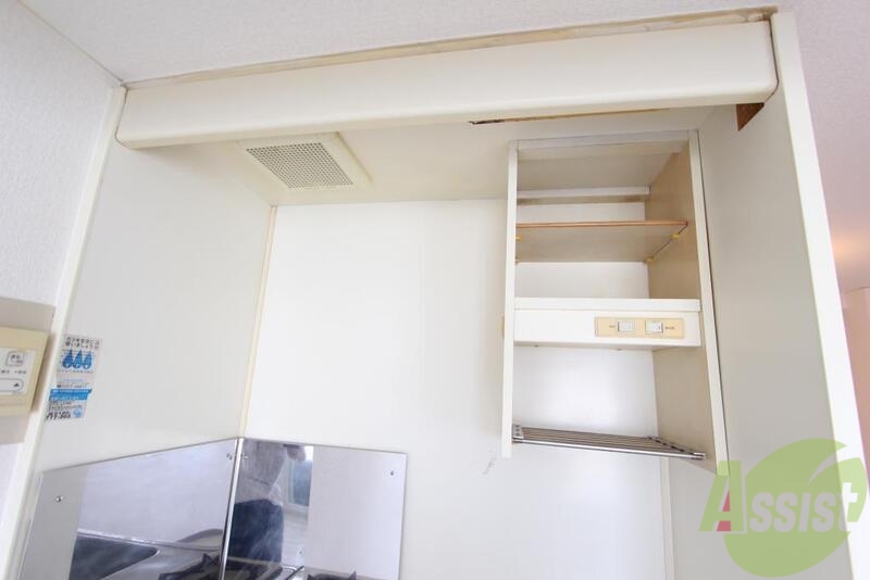 収納　一人分のキッチン用品の収納はここで十分ですよ