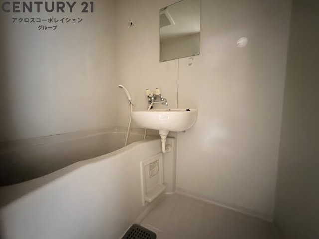 バス・シャワールーム　シンプルな2点ユニットバス