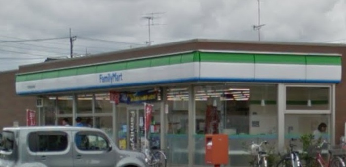 コンビニ　ファミリーマート ＴＫＳ春日部牛島店（コンビニ）まで500m