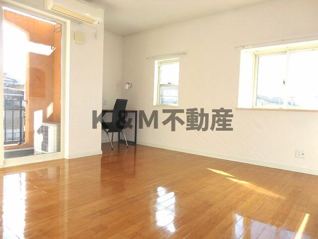 居室・リビング　こちらのリビングで趣味の時間をお楽しみください