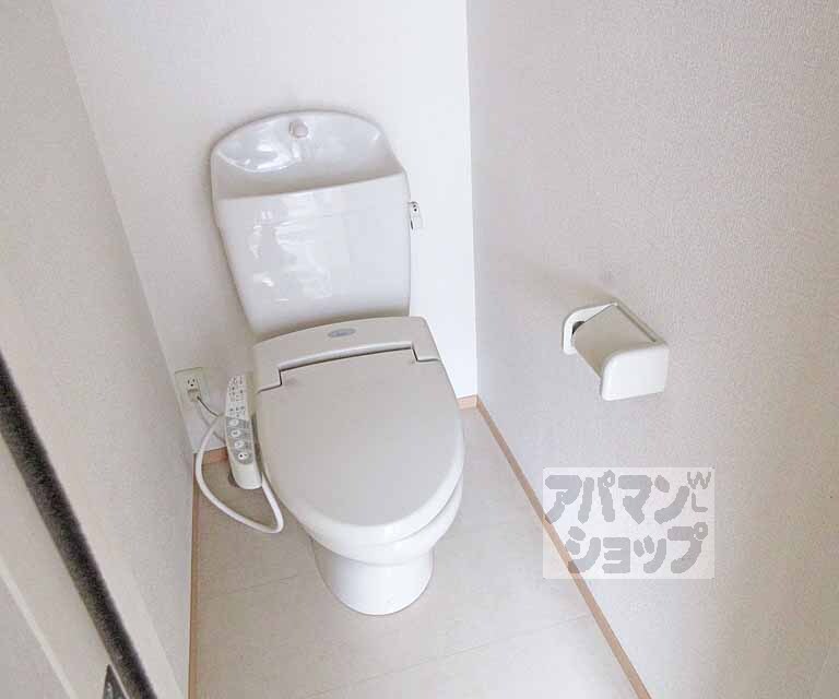 トイレ　ウォシュレット付き