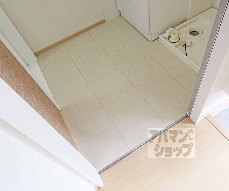 洗面設備　広い脱衣スペースです