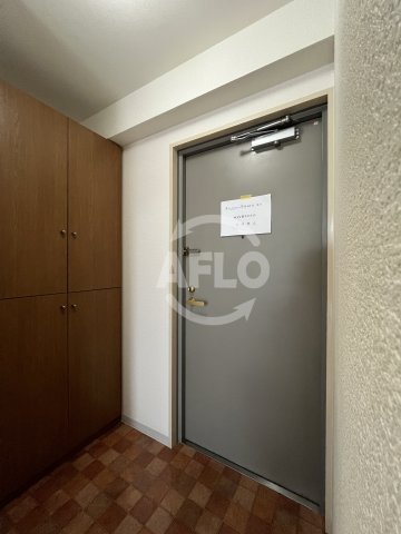 玄関　ラファイン江坂　玄関