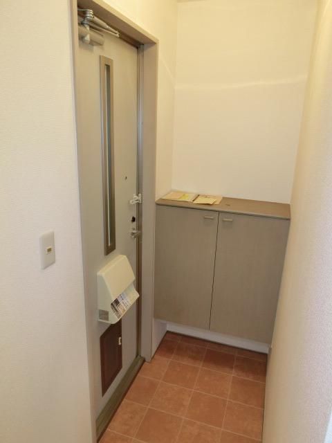 玄関　※別号室参考写真です