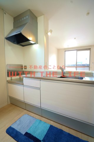 キッチン　コンパクトなキッチンで掃除もラクラク