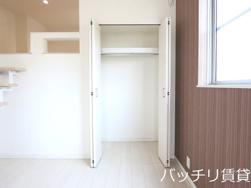 収納　別号室タイプの為、現状を優先致します。