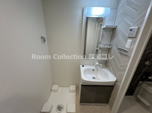 洗面設備　※同物件他部屋写真 反転、色違いの場合有 現況優先