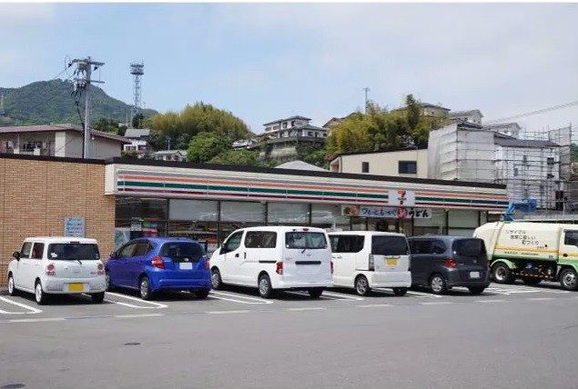 コンビニ　セブンイレブン時津左底郷店（コンビニ）まで259m