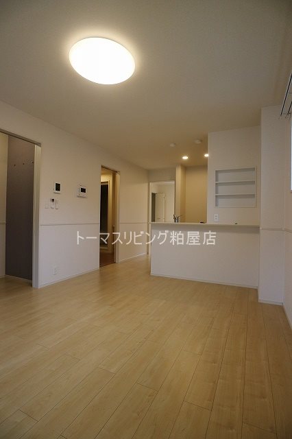 居室・リビング　同型別物件の為、現況優先です。