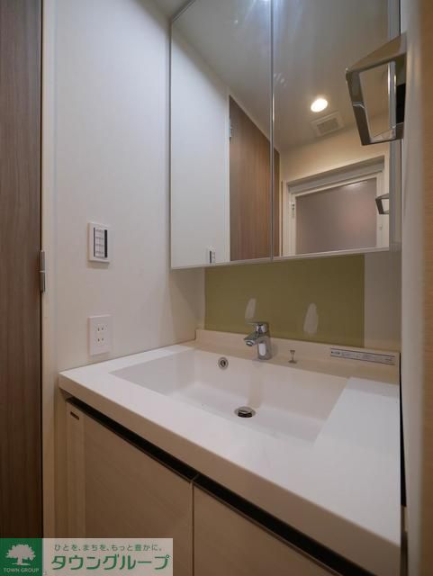 洗面設備　※写真は同タイプ住戸です。